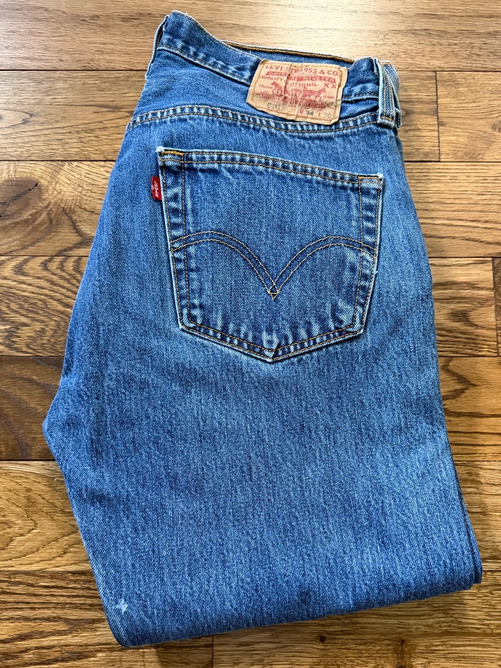 Vintage/Y2K Levi’s 501 Button Fly Straight-Leg Naturally Distressed Jeans - Picture 5 of 16
